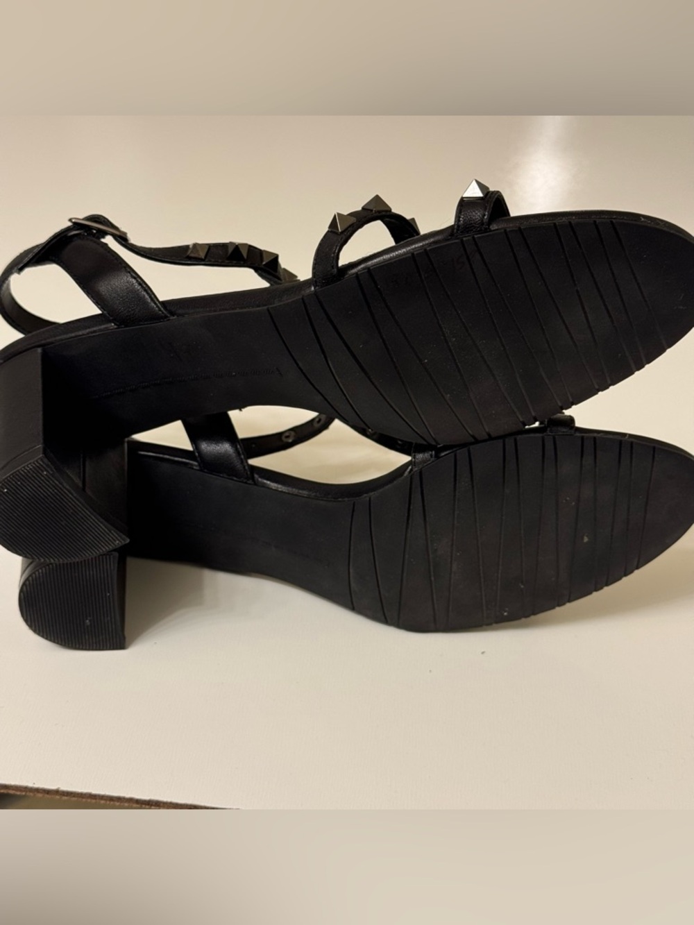 Vaneli MIDGE Black Nappa Pyramid-Stud T-Strap Heels Size 8.5 - Picture 6 of 9